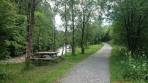 Nice gravel road along Storelva south of Arna terminal