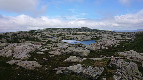 Getting closer to the summit of Båtevassfjellet