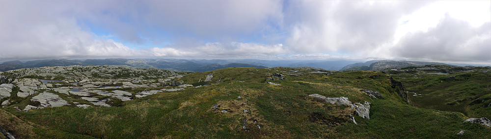 Panoramic view east from Båtevassfjellet with Ådneburen to the left and Austlendingen to the right
