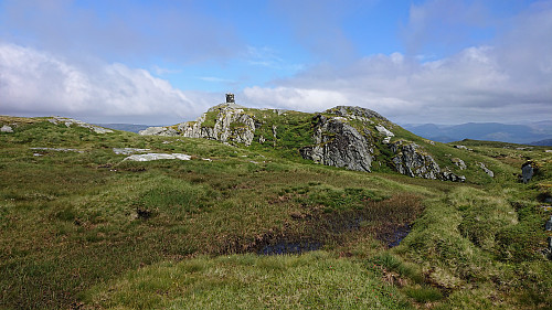 Looking back at the summit of Båtevassfjellet from the start of the descent