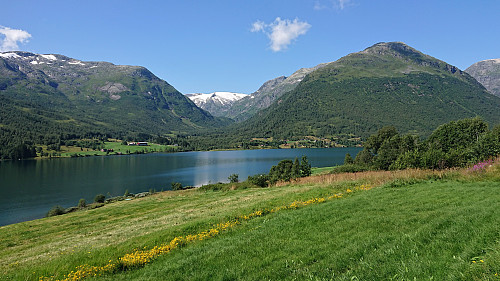 Dalavatnet with Laugadalen/Gunvordalen in the background
