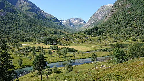 Frudalen from the start of Anestølsvatnet