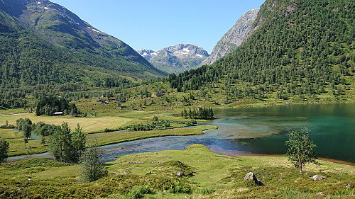 Frudalen from the start of Anestølsvatnet