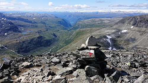 Looking back down Helgedalen with Lustrafjorden in the distance