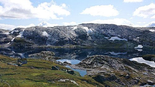 Nansenbu with Hjortahorgi in the background
