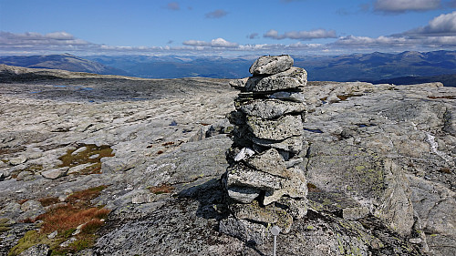 Torfinnshorgi with Lønahorgi to the left