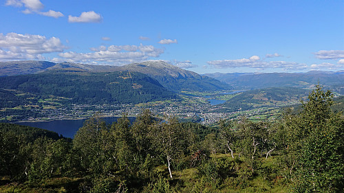Vossevangen and Lønahorgi from in front of Roset/Rosethytta