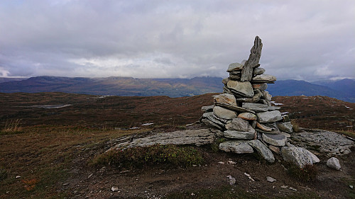North/northwest from Slåttenuten