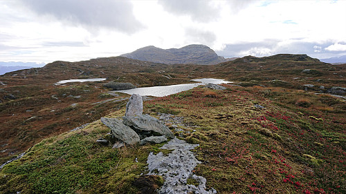 Looking back at Vesoldo from the 678 hill east of Krokavatnet. Slåttenuten to the left.