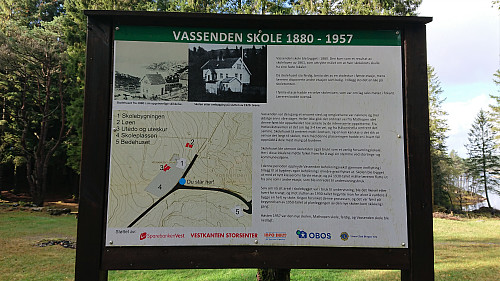 Information sign about Vassenden skole