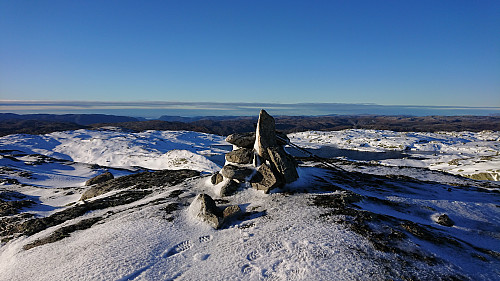 West/northwest from the summit of Sødalseggene