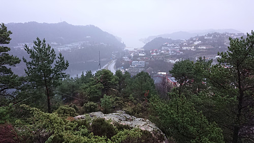 Towards Mathopsvågen from south of the summit of Hetlevikåsen