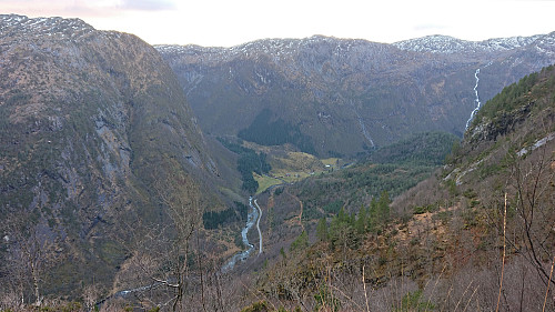Skarpefjellet and Kjetland from the descent