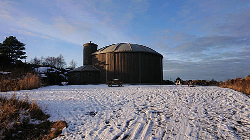 The northern lower summit of Steinsfjellet