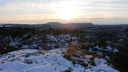 Towards Pyttane/Liatårnet and Bildøyfjellet from Botlanipene SØ