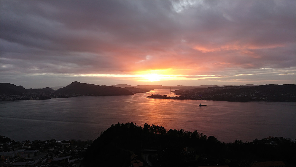 The sunset from west of the summit of Ørneberget