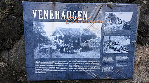 Information sign about Venehaugen (found opposite the entrance)