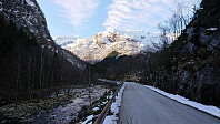 Skarpefjellet from the road
