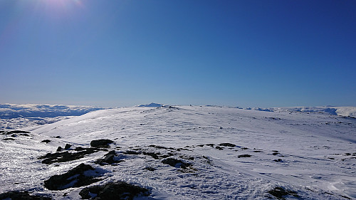 Approaching the summit of Storanosi with Lønahorgi in the background