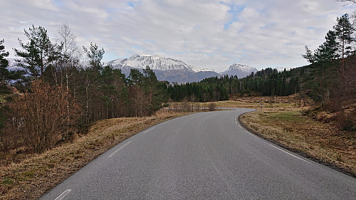 Melderskin and Malmangersnuten from the road to Gjermundshamn