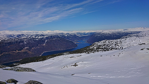 Towards Barsnesfjorden from northeast of the summit of Lingesetfjellet
