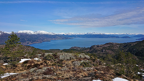 Towards Strandebarm from the ascent to Sandvikehorga