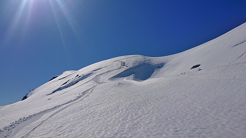 Petter on the steep descent to Askjelldalsvatnet