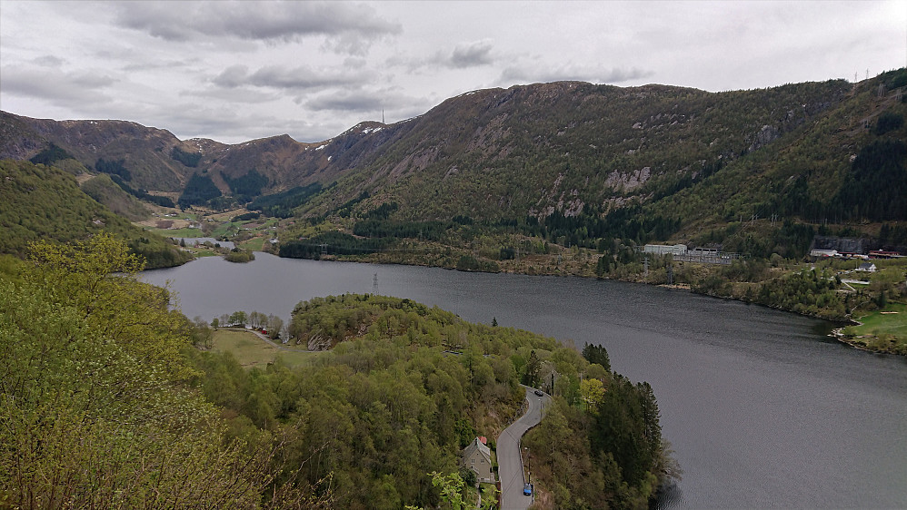 Jordal from the top of Stallkleiven with the antenna at Rundemanen in the background