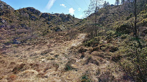 Weak trail along Trollvatnet