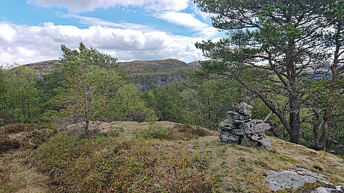 Raunelifjellet with Norafjellet in the background