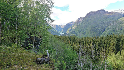 Botnen and the end of Fyksesund from the picnic area north of the summit Melstveitåsen