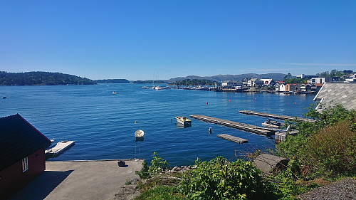 Hjellestadosen with Pyttane in the background to the right
