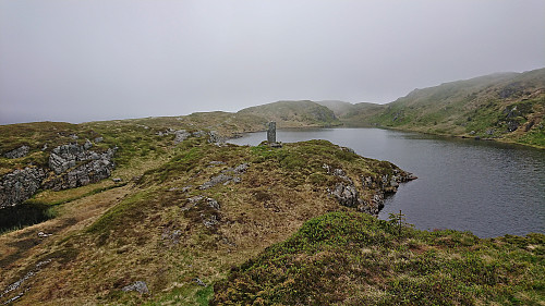 Krokvatnet and Livarden Bautastein