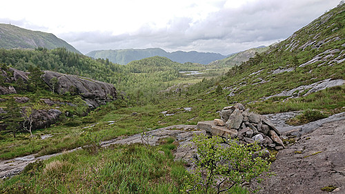 Towards Setliåsen from the descent from Skåpet