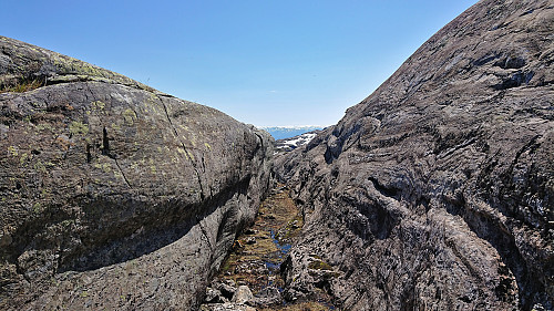 Narrow gorge followed during the descent from Blåkoll