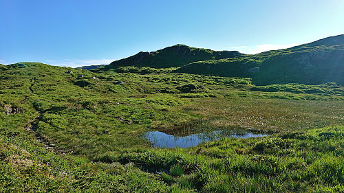 Approaching the summit of Småhaugane