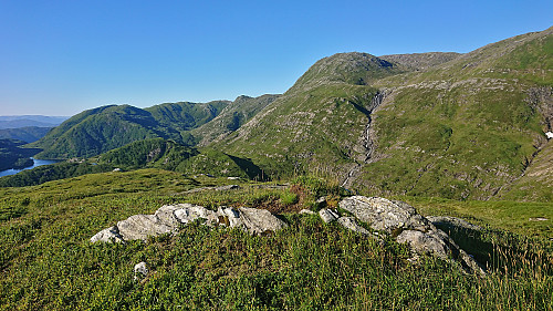 Store Stuthaugen with Ronamanen in the background