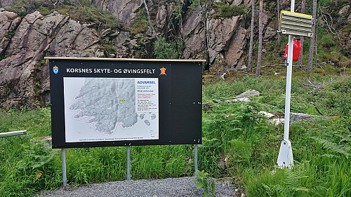 Information sign next to the parking lot