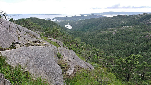 Hisdalen and Hisdalsvatnet from just north of the summit of Tverrfjellet