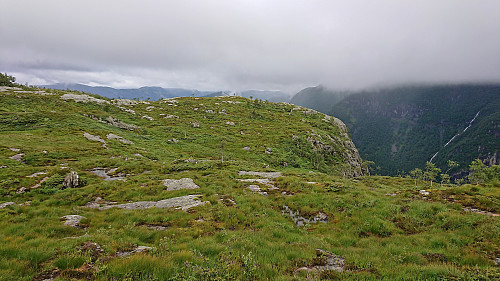 Approaching Kalnesnuten