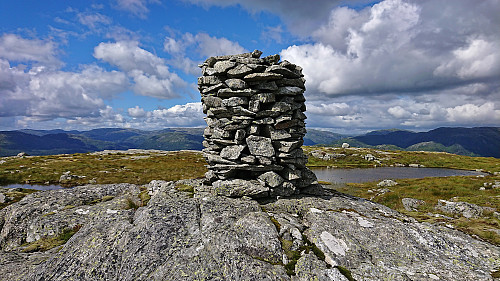 The large cairn at Snøya