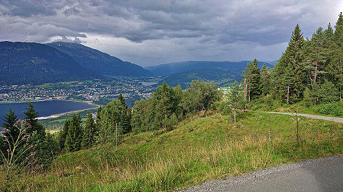 The final stretch along the gravel road down to Gjelle