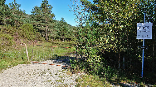 The marked trailhead at Dalshaugane