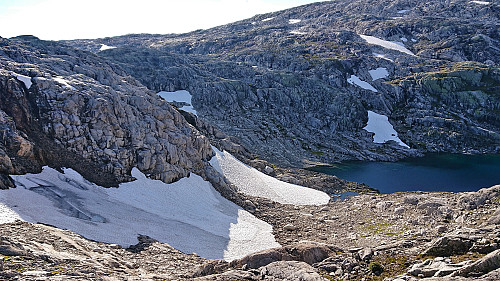 Descending to Isvatnet
