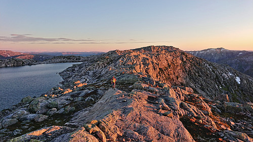 Approaching the summit of V av Åsabotnen