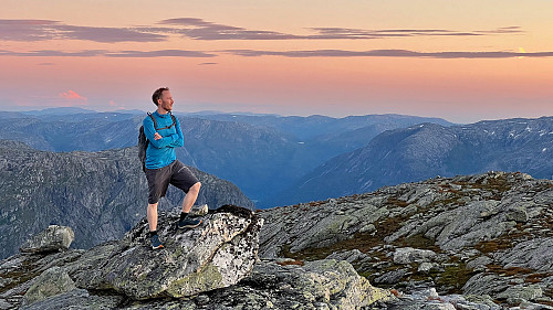 V av Åsabotnen