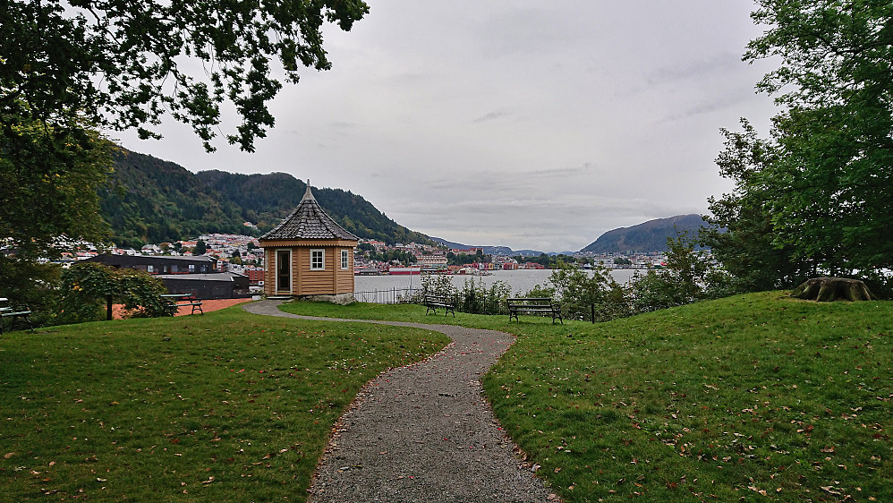Gamle Bergen with the Bergen city center in the background
