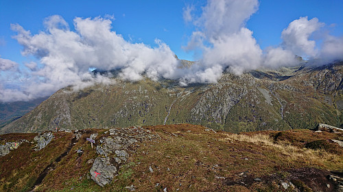 Towards a cloud-covered Melderskin from Malmangersnuten