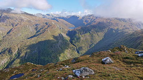 Towards Prestavatnet from Malmangersnuten