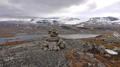 Vetle Finsenuten with Hardangerjøkulen in the background